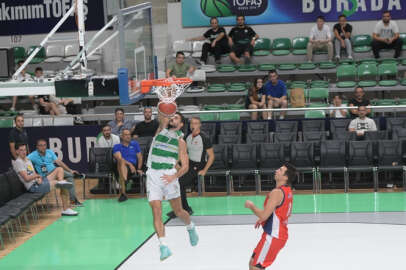 Cevat Soydaş Basketbol Turnuvası; Bursaspor İnfo Yatırım 78 - 82 Bahçeşehir Koleji