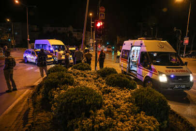 Bursa'da polis aracı, taksi ve servisin karıştığı kazada 6 kişi yaralandı