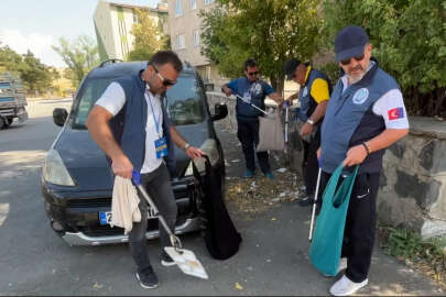 Yol kenarları iç karartıyor; Kars'tan Edirne'ye plastik çöp toplama yürüyüşü