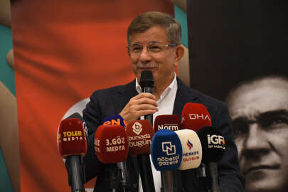 Davutoğlu: Filistin'in arkasında durması gerekenler İsrail'le normalleşme sırasına girdi