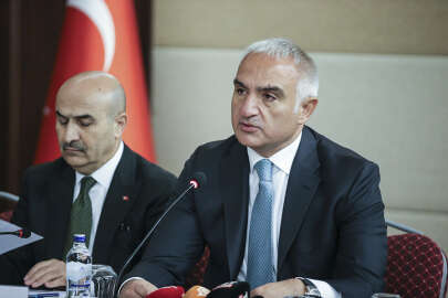 Kültür ve Turizm Bakanı Ersoy, Uludağ'da turizm sektörü temsilcileriyle buluştu