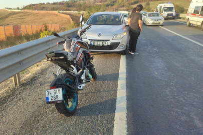 Bursa'da bariyerlere çarpan motosikletteki 2 kişi ağır yaralandı