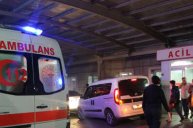 Uykudaki babasını bıçakla ağır yaraladı, yardıma gelen ablasını da bıçakladı