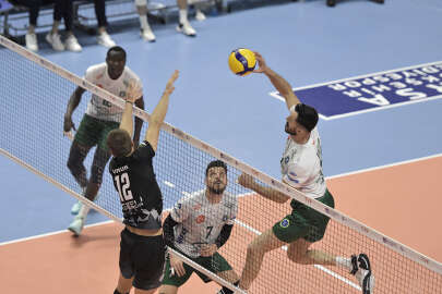 Büyükşehir'in Efeleri sezona iyi başladı; Develi Belediyespor'a set vermedi