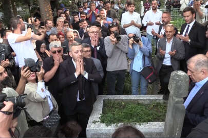 Ümir Özdağ, Ali Rıza Bey ve Sinan Ateş'in mezarlarını ziyaret etti