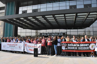 Bursa’da sağlık çalışanları 'Yeter artık' dedi