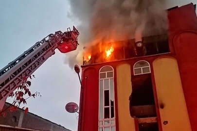 İnegöl'de mobilya mağazasında yangın