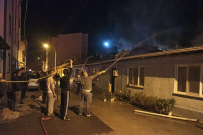 Yenişehir'de tek katlı iki evde etkili olan yangın söndürüldü