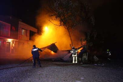 Baraka yandı, yanındaki evler tahliye edildi