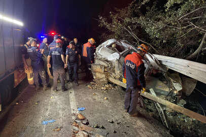 Kestel'de kamyon ile otomobil çarpıştı; 1 ölü, 2 yaralı