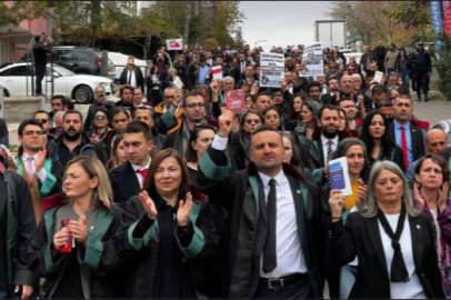 Avukatlar Yargıtay'a yürüdü: 'Rejim değişikliğine izin vermiyoruz'