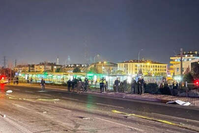 Otomobilin çarptığı aileden 5 kişi öldü, 1 kişi yaralandı