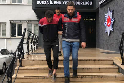 Aşevinin çatısındaki kurşun levhaları çalan 2 zanlı ve bir hurdacı yakalandı