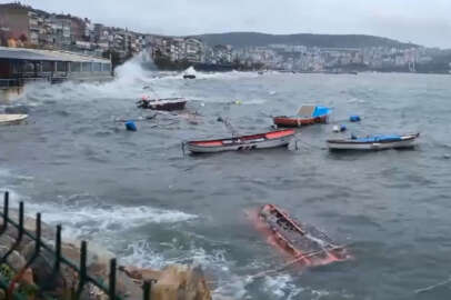 Gemlik'te balıkçı tekneleri alabora oldu