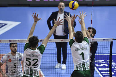 Büyükşehir'in Efeleri,  Kuşgöz İzmir Vinç Akkuş Belediyespor'u 3-2 yendi