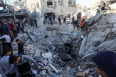 İsrail'in Gazze'ye düzenlediği saldırılarda can kaybı 15 bin 523'e yükseldi