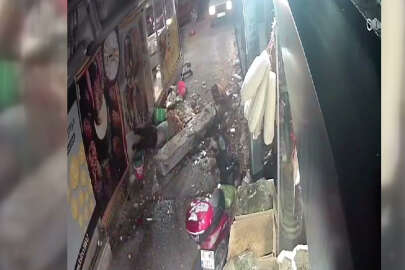Osmangazi'de balkonun çökme anı güvenlik kamerasına yansıdı