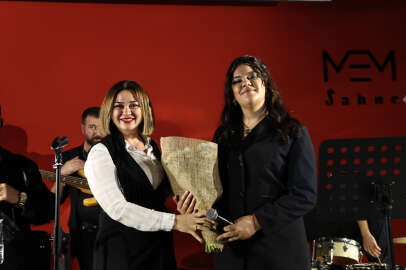 Genç şarkıcı Bilge Su'ya tam not