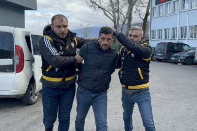 Uzaklaştırma kararı sona erdikten sonra eşini bıçaklayarak öldürdü