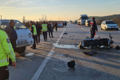 Kamyonete arkadan çarpan motosikletin sürücüsü hayatını kaybetti