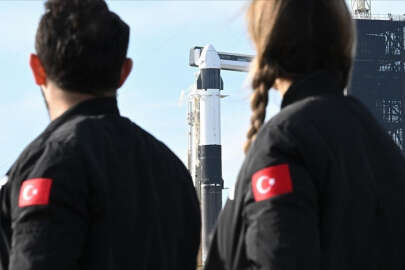 Türkiye'nin ilk insanlı uzay yolculuğu ertelendi