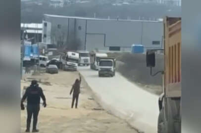 Bursa'da yokuş aşağı hareket eden kamyon korku yarattı