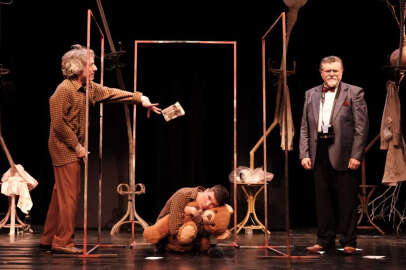 BDT "Lobotomobilin Üç Seferi" oyununun prömiyerini yapacak