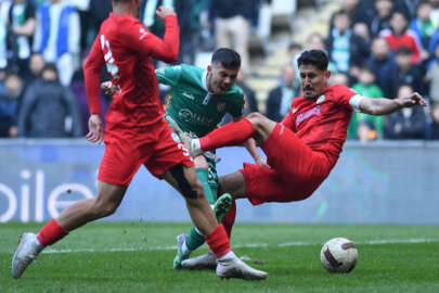 Bursaspor sahasında Serik Belediyespor ile 2-2 berabere kaldı
