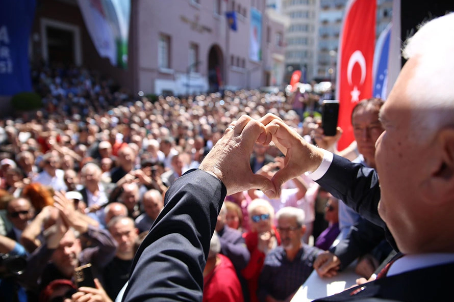 Bursa'da tarihi gün; Büyükşehir 47 yıl sonra CHP'de