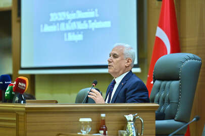 Bozbey'in ilk icraatı suda yüzde 25 indirim ve Türkçe tabela