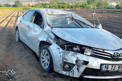 Karacabey'de otomobil devrildi; 1 ölü, 2 yaralı