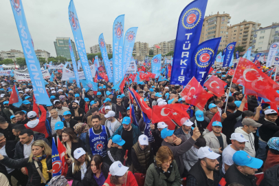 Türk-İş 1 Mayıs'ı Bursa'da kutladı: İşçinin Anayasası'nı yapın