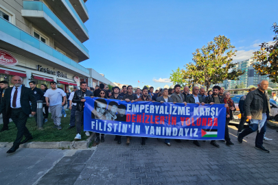 'Üç Fidan' Bursa'da anıldı: 'Denizlere Çıkar Sokaklar'