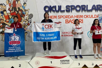 ÇEK öğrencisi Ada Küfeciler eskrimde Türkiye şampiyonu oldu