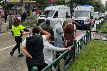 Bursa'da yaya geçidinde otomobilin çarptığı 2 kişi yaralandı