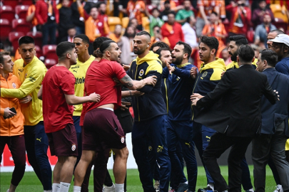 Galatasaray-Fenerbahçe derbisi öncesi futbolcular arasında gerginlik çıktı