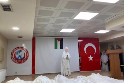 Okulda ÇEDES etkinliği: Öğrencilerin üzerine kefen örtüldü