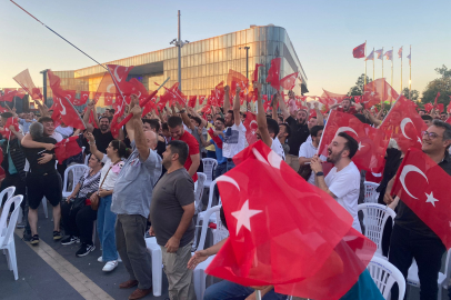 Bursa’da milli heyecan dev ekranda yaşandı