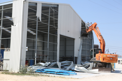 Nilüfer'de tarım alanlarında kaçak yapı ile mücadele sürüyor