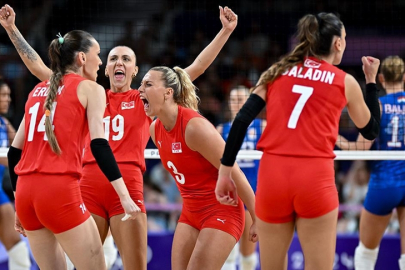 A Milli Kadın Voleybol Takımı'ndan olimpiyatlarda ilk galibiyet