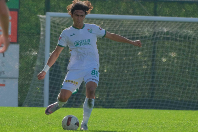 Fenerbahçe’ye transfer olan Yiğit Fidan, Bursaspor’a veda etti