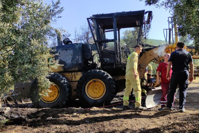 Orman yolu çalışması yapan greyder yandı