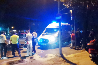 Mudanya'da motosiklet otomobile çarptı; 2 yaralı