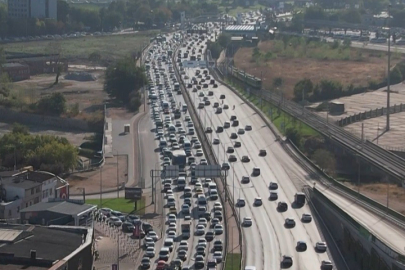 Okullar açıldı, Bursa'da yollar tıkandı
