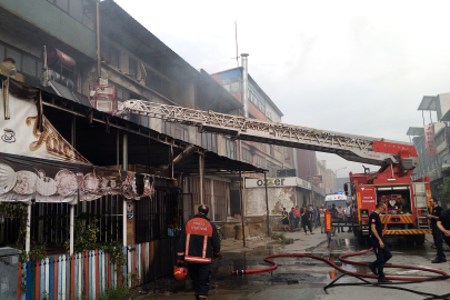 Büfede başlayan yangın mobilya imalathanesine sıçradı