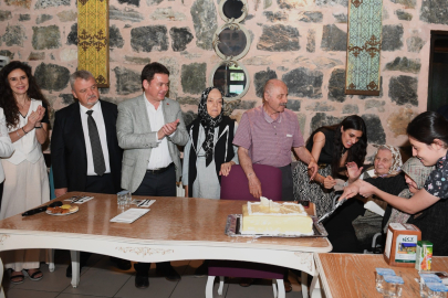 Erkan Aydın, Azheimer hastaları ile bir araya geldi