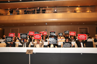 Nilüfer ve Gemlik Belediye Meclisi’nde kayyım protestosu