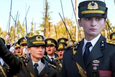 Ebru teğmene yapılan küfür "ifade hürriyeti" sayıldı!