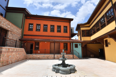 Osmangazi Belediyesi'nin restore ettiği tarihi 3 binaya bir gecede el konuldu