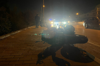 Bursa'da feci kaza; Otomobile çarpan motosikletteki 2 kişi hayatını kaybetti
